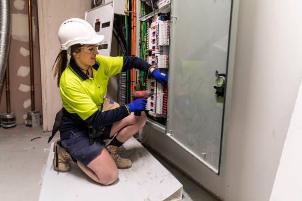 Best Affordable Electrician  in Runaway Bay, TX