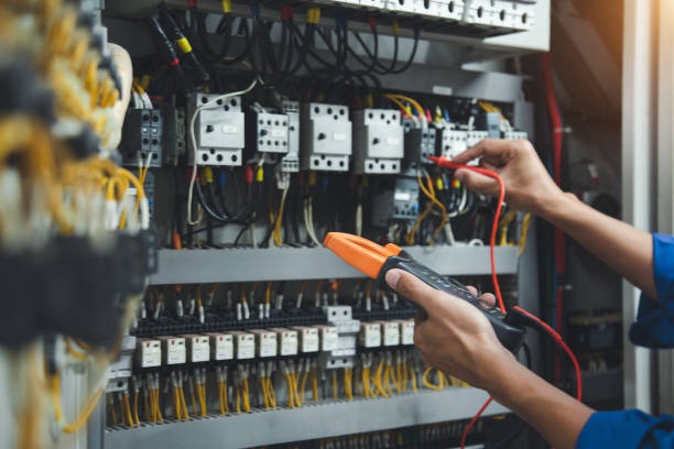 Best Affordable Emergency Electrician  in Runaway Bay, TX